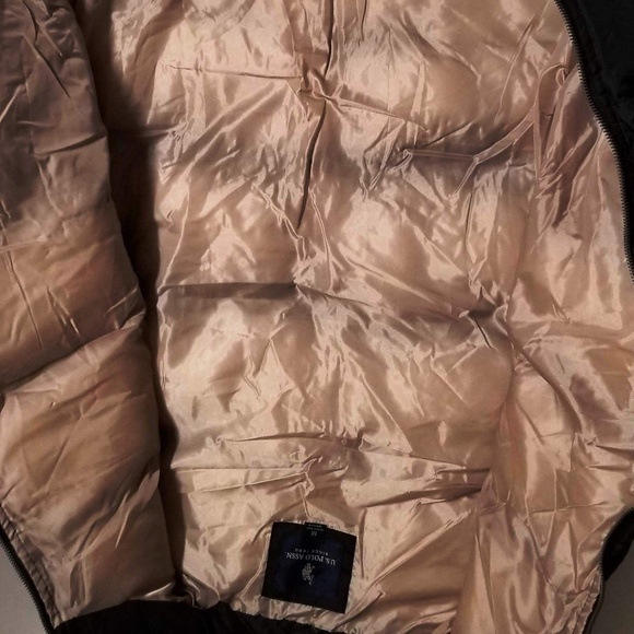 U.S. Polo Assn. Men's Signature Bubble Vest - Picture 6 of 8